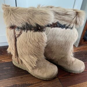 Bearpaw Kola Goat Skin and Wool lined Boots